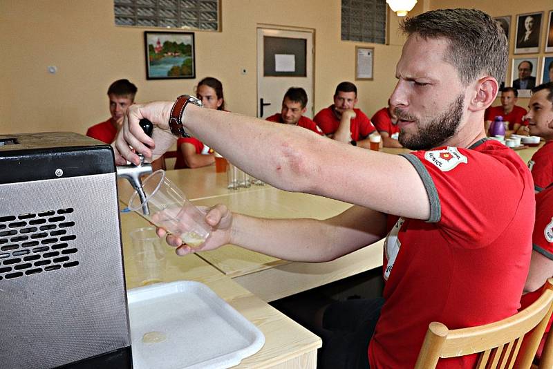 Fotbalisté TJ Sokol Radnice byli oceněni.