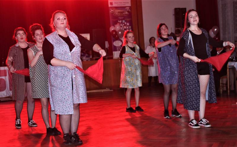Maturitní ples ve Volduchách