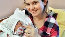 VIKTORIE HÁNOVÁ se narodila 3. ledna v 8:17 mamince Lucii a tatínkovi Martinovi ze Skořic. Po příchodu na svět v plzeňské FN vážila jejich prvorozená dcerka 2730 g a měřila 49 cm. 