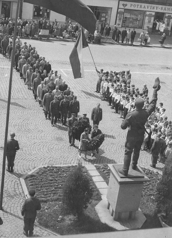 Divíšek - tuto přezdívku vyfasovala od obyvatel Rokycan socha rudoarmějce...