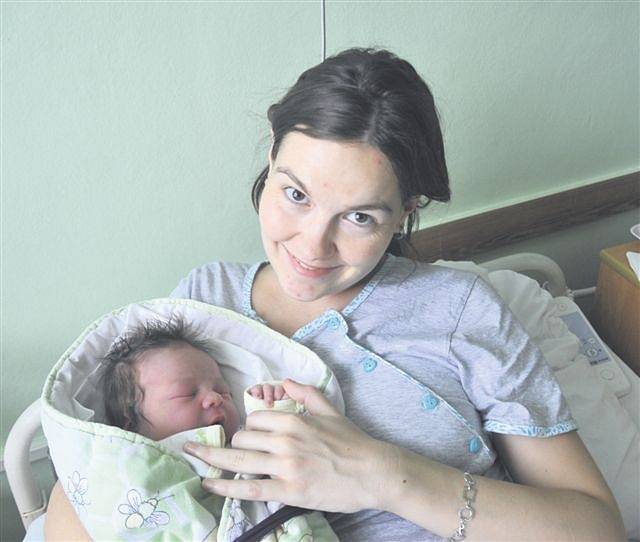 Matyáš SMITKA z Plzně se narodil 3. září, osmnáct minut po páté ráno. Manželé Vladimíra a Ondřej věděli dopředu, že jim čáp napoprvé přinese malého chlapečka. Malý Matyáš vážil při narození 3610 gramů, měřil 51 cm.