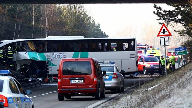 Nehoda francouzského autobusu u Rokycan.