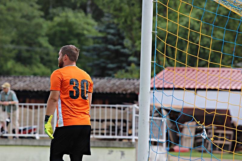 V přípravném utkání na hřišti v Břasích mužstvo z Husových sadů neuspělo, ale Kladnu porážku vrátilo v prvním kole MOL Cupu