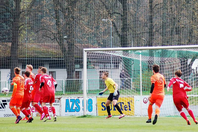 Fotbalový přebor  Plzeňského kraje pokračoval v kategorii dorostu konfrontací pořádajících Rokycan a hostů z Klatov.