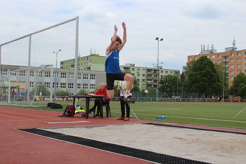 První letošní atletické závody v areálu na Jižním předměstí.