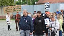 Demonstrace proti Andreji Babišovi na Rokycansku.