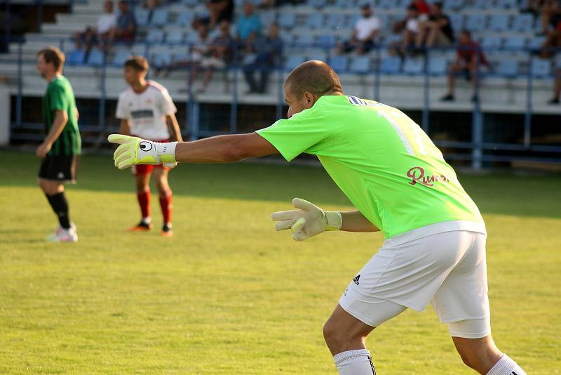 Fotbalisté FC Rokycany (na archivním snímku hráči v zelených dresech) porazili Jindřichův Hradec 2:0 a slaví třetí výhru v řadě.