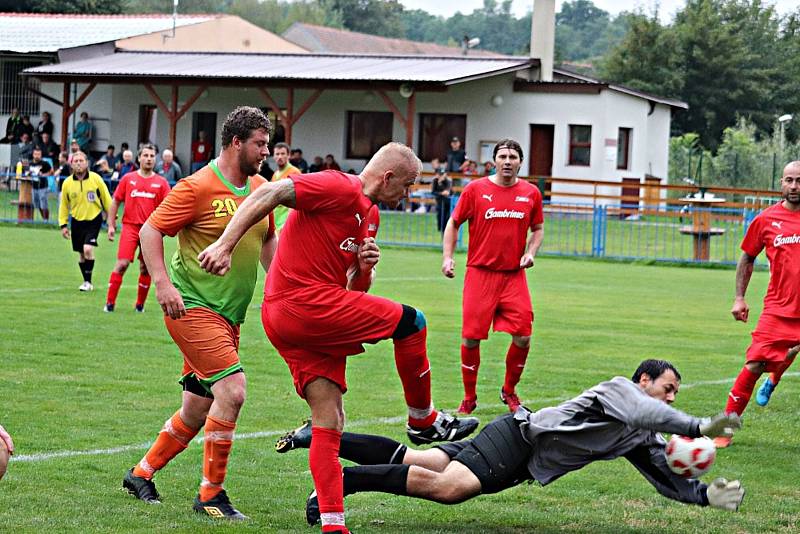 Radnice B porazily při premiéře přeboru Sokol Dobřív 4:2 a v sobotu si poradily i se Skomelnem poměrem 5:3.