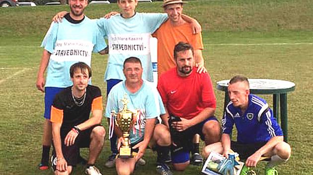 Kromě poháru za prvenství získal tým FC Kařízek i ocenění pro nejlepšího střelce a brankáře.