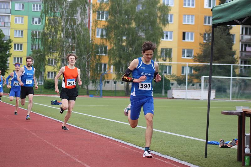 První letošní atletické závody v areálu na Jižním předměstí.