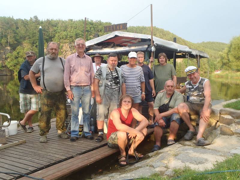 VOR KRAKEN a jeho osádka má za sebou další plavbu. Tentokrát pokořila přehradu na Vltavské kaskádě. 