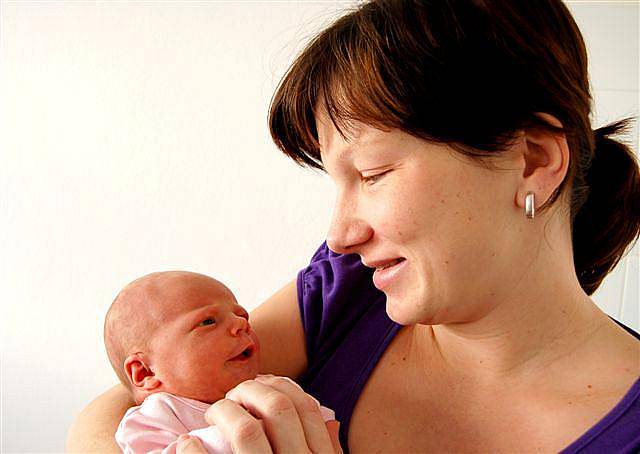 Nikola Lajblová z Hradiště  bude  mít ve svém rodném listě  datum  narození  27. ledna. Přišla  na svět v 15 hodin a 40 minut.Nikolka vážila při narození 3400 gramů, měřila 50 cm.  