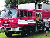 Cheznovičtí dobrovolní hasiči  oficiálně převzali nováčka do vozového parku Tatru CAS 30 se speciální výbavou v hodnotě sedm a půl milionu korun.