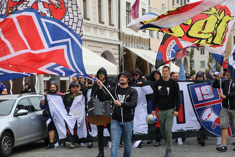 Fanoušci Motoru České Budějovice prošli v průvodu městem.