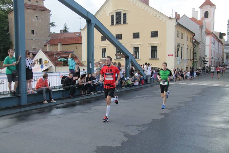 Závodníci Mattoni 1/2Maratonu 2016 v Českých Budějovicích.