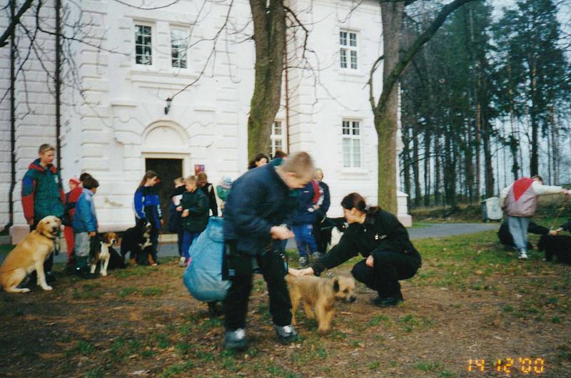 Rok 2000, Dětský domov v Boršově nad Vltavou.