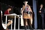 Husitský hejtman je hlavní postavou komedie, jejíž premiéru uvedlo táborské ochotnické Divadlo Kapota. Jeho členové předvedli v inscenaci Ať žijí husité perfektní výkony.