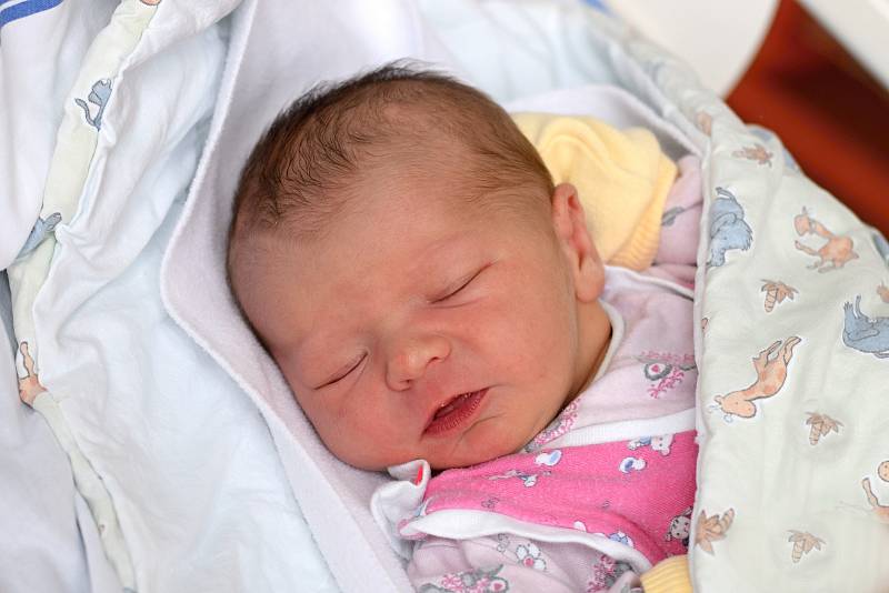 Do Dubného odjela s maminkou Lucií Nechvátalovou novorozená Magdaléna Návarová. Na svět přišla 4. 3. 2019 ve 20.05 h. Její porodní váha byla 3,30 kg.