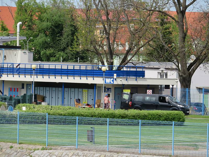 Plavecký stadion na Sokolském ostrově v Českých Budějovicích.