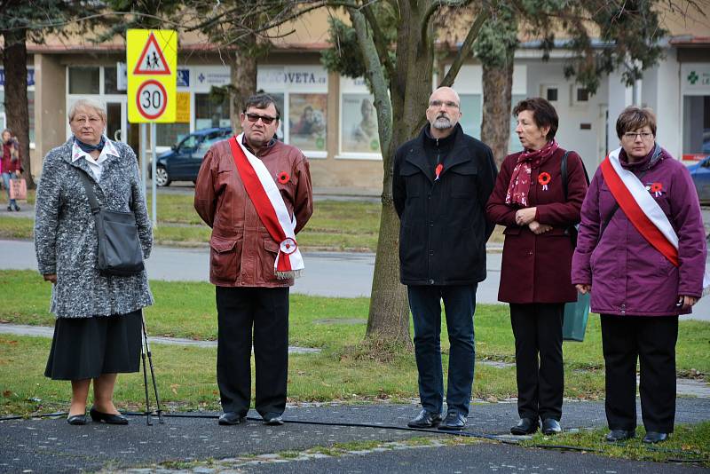 Pietní vzpomínkovou akci u příležitosti Dne válečných veteránů uspořádal v sobotu Spolek bývalých vojáků Veteráni v Týně nad Vltavou.