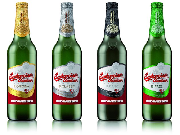 Piva z produkce Budvaru s původními etiketami.