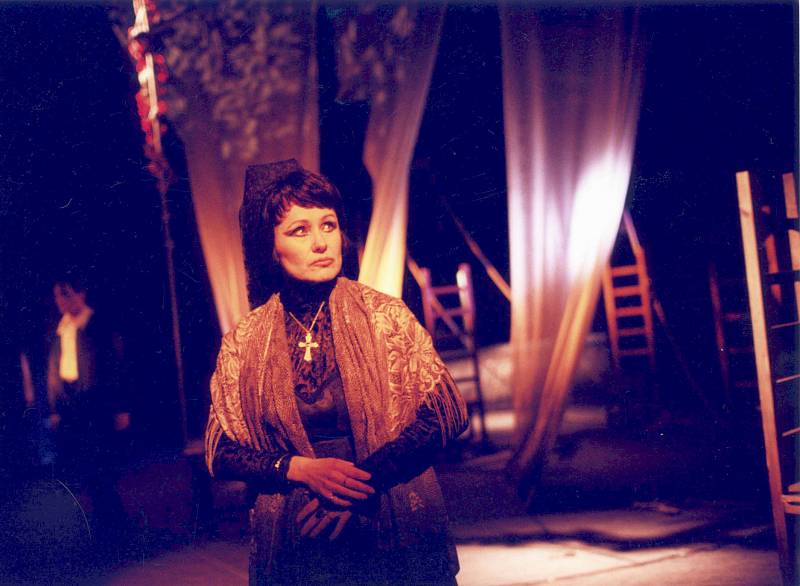 Herečka Daniela Bambasová si nyní připomíná 30 let v Jihočeském divadle. Na snímku jako Matka v Krvavé svatbě, rok 2001.