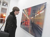 V českobudějovickém Domě umění končí 22. března výstava, na které své fotografie představuje Jörg Sasse (*1962), rodák z německého BadSalzuflenu.