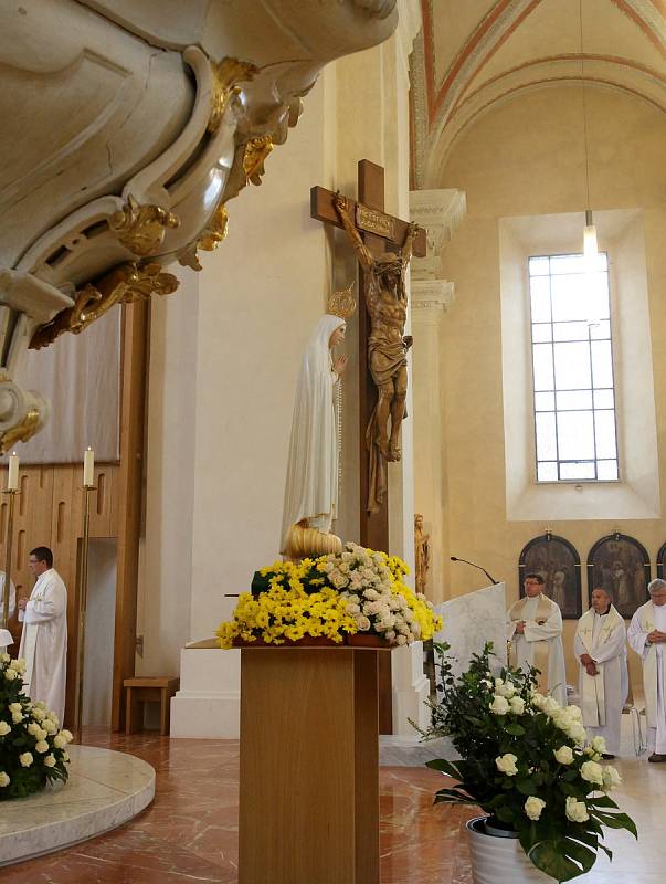 Socha Panny Marie Fatimské přicestovala za věřícími do Českých Budějovic.