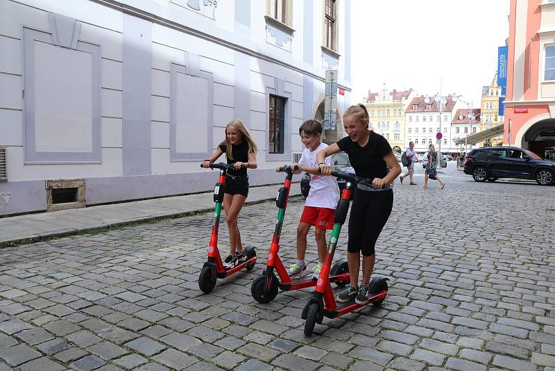 Nové elektrokoloběžky v Českých Budějovicích.