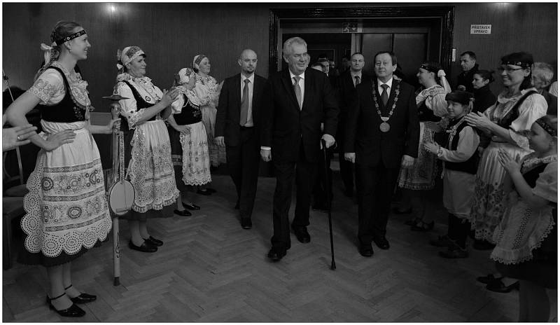 Folklórní přivítání v jindřichohradecké Střelnici.