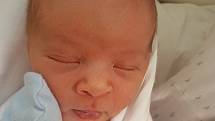Santiago Gabriel z Písku. Chlapeček se narodil 6. 3. 2020 ve 22.08 hodin v písecké porodnici a jeho porodní váha byla 2 900 g a měřil 49 cm. Z miminka měli všichni doma ohromnou radost.