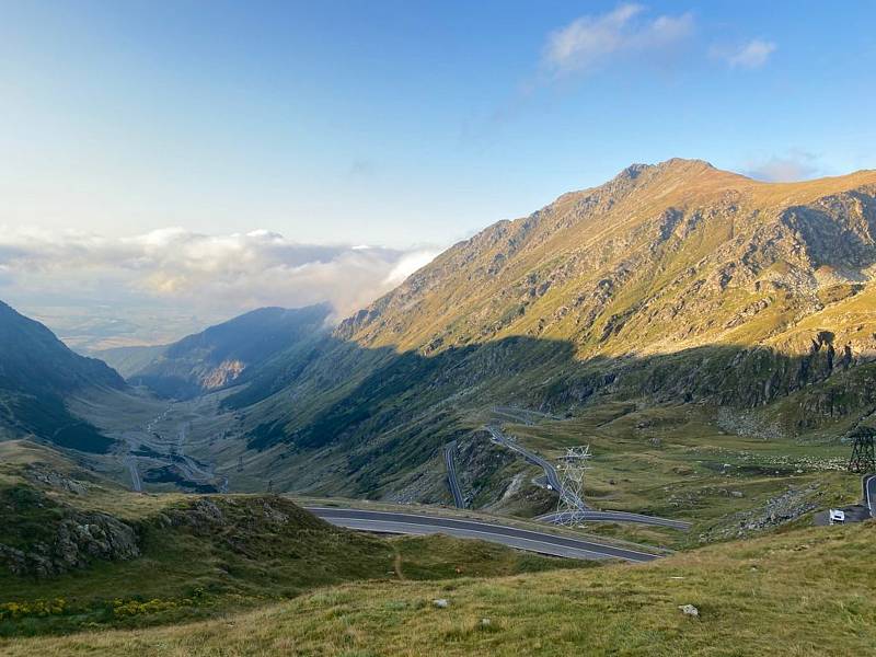 Orientační rallye Gumbalkan absolvovali Jihočeši od 21. do 27. srpna. Se svými vozy v hodnotě do 25 tisíc ujeli 3 800 kilometrů a užili si spoustu zábavy, projeli Slovensko, Ukrajinu a dorazili do cíle v rumunském Banátu.