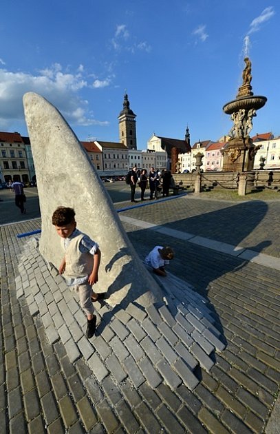 Výstava umění ve městě. Dravec Jaroslava Chramosty.