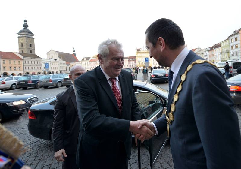 Prezident České republiky Miloš Zeman zahájil 17. února návštěvu v Jihočeském kraji.