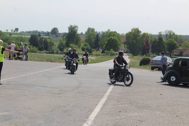 Veteránská Rallye Křivonoska 2018 se uskutečnila 5. května. Jelo se na trase Autokemp Křivonoska - Bechyně - Hluboká nad Vltavou. Jedna z technických zkoušek byla na letišti Hodonice.