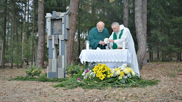 Jihočeskou krajinu zdobí novodobá kaplička.