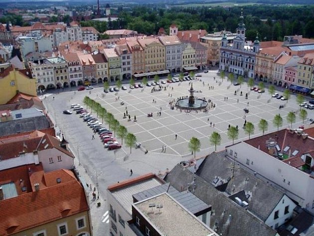 Takto by vypadalo budějovické náměstí se stromy.