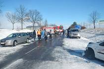 Hromadná nehoda u Neplachova - neděle 8. února 2015.