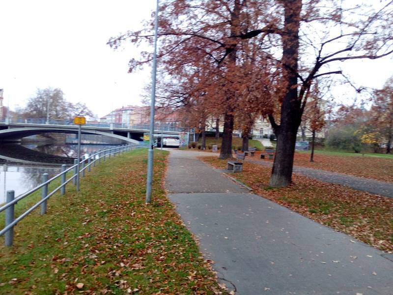Radnice chystá revitalizaci parku v Dukelské ulici v Českých Budějovicích. Na snímku park v listopadu 2020.