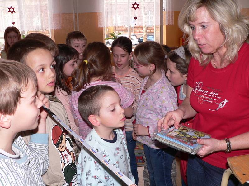 Zpestření pro děti v odpolední družině připravili ve čtvrtek v ZŠ J. Š. Baara v Českých Budějovicích.