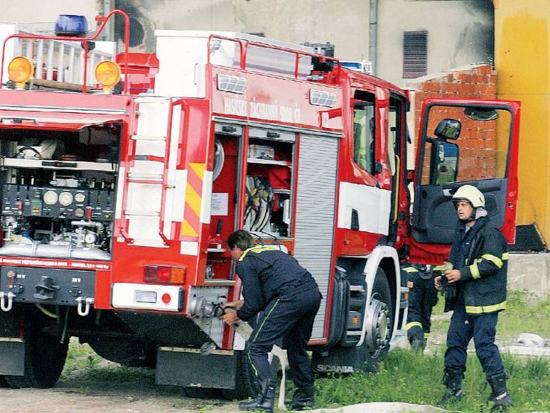 BOJ S OHNĚM.Jihočeští hasiči vyjeli loni k 1067 požárům.