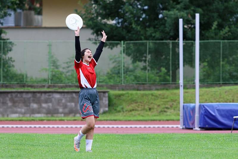 V Českých Budějovicích se 11. a 12. září uskuteční mistrovství republiky ve frisbee, hře s létajícím talířem (diskem). Na snímku nedávný Princess Cup pořádaný budějovickým týmem 3SB.