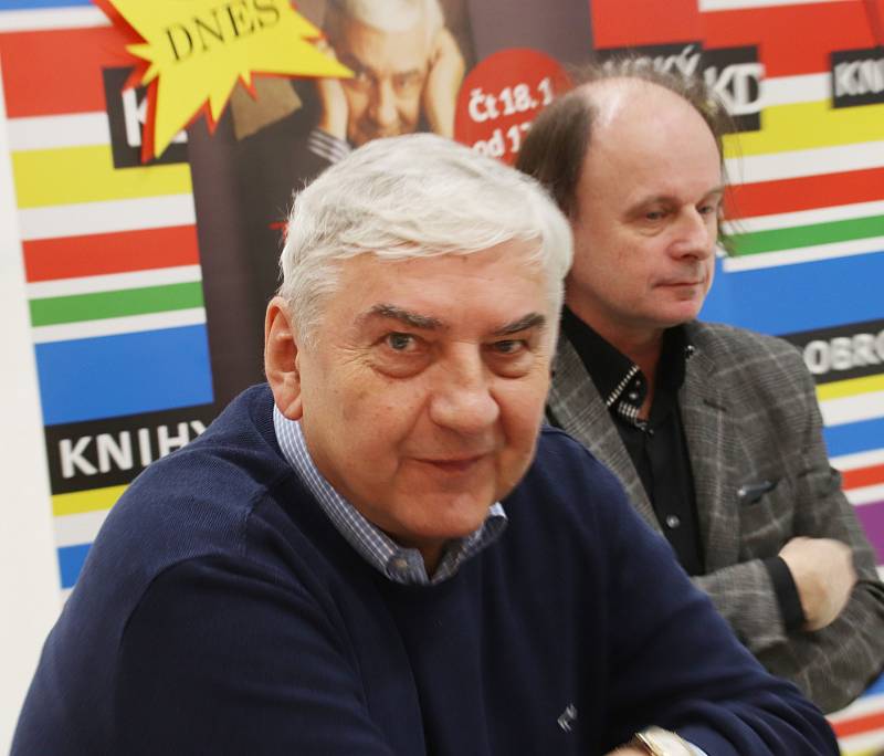 Miroslav Donutil při autogramiádě v českobudějovickém obchodním centru IGY.