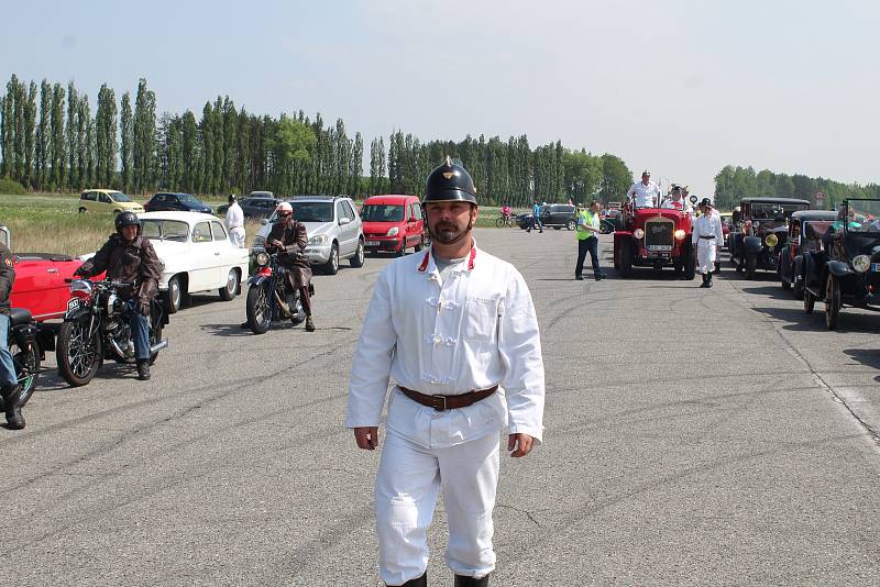 Veteránská Rallye Křivonoska 2018 se uskutečnila 5. května. Jelo se na trase Autokemp Křivonoska - Bechyně - Hluboká nad Vltavou. Jedna z technických zkoušek byla na letišti Hodonice.