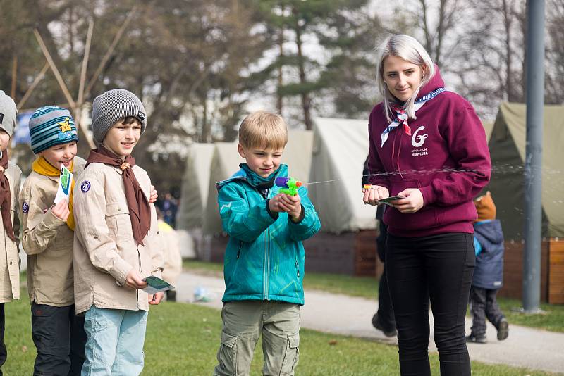 Na pouti, kterou pořádali v sobotu 13. dubna skauti na Sokolském ostrově v Českých Budějovicích, se představili veřejnosti a současně zvali do svých řad.