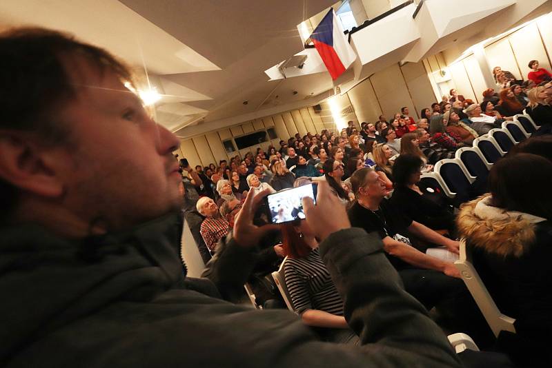 Demonstrace studentů - Vyjdi ven v Českých Budějovicích