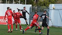 Soustředění na kypru fotbalisté Dynama zakončili porážkou s FK Süduva Mariampolé 0:2 (na snímku z tohoto zápasu hlavičkuje Patrik Čavoš).