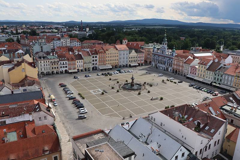 Centrální náměstí Českých Budějovic, pohled z Černé věže.