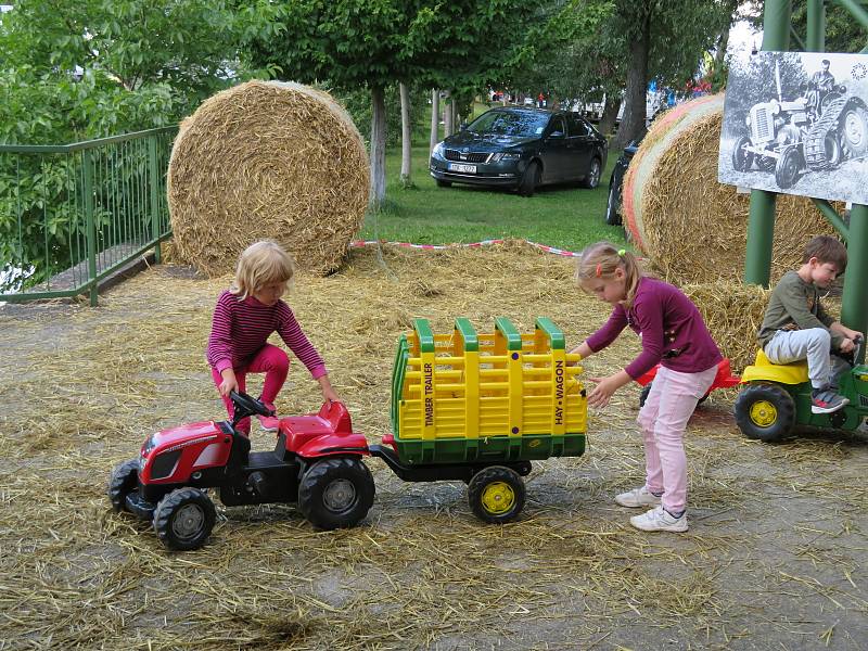 Agrosalon Země živitelka se chýlí ke svému konci, kolorit vystavovatelů je určen nejen odborníkům, užívá si ho široká veřejnost včetně těch nejmenších.