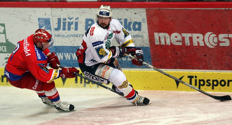 Ve čtvrteční předehrávce 20. kola extraligy hokejisté HC Mountfield porazili po velmi dobrém výkonu nad Pardubicemi 3:0 .